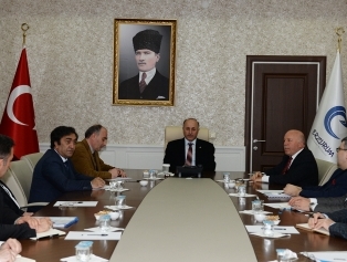 Türkiye-İran Ekonomik ve Kültürel İlişkilerinde Erzurum’un Rolü Masaya Yatırıldı Galeri