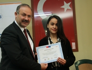 Olur ve Oltu İlçelerinde Kursiyerler Sertifikalarını Aldı Galeri