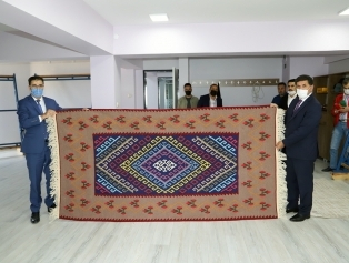 Cengerli Kilimi Dünyaya Açılıyor Galeri