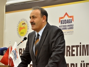 Arı Ürünleri Üretimindeki Kriterler ve Bal Dışındaki Arı Ürünlerinin Önemi Sempozyumu Galeri