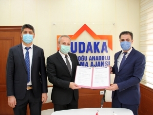 Karnavas Bezi’nin Tanıtımı İçin İmzalar Atıldı Galeri