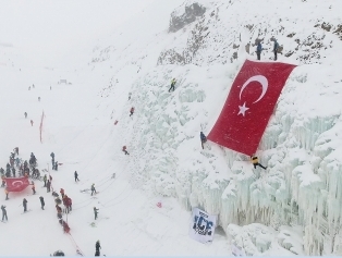 Sporseverler Palandöken’de Hem Yarıştı Hem Eğlendi  Galeri